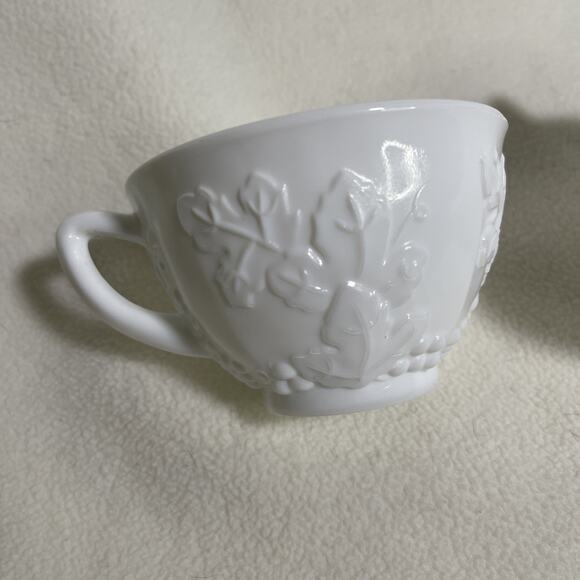 Vintage Indiana Glass Colony Harvest Grape Pattern Milk Glass Cups- Set Of 4 - Picture 4 of 8